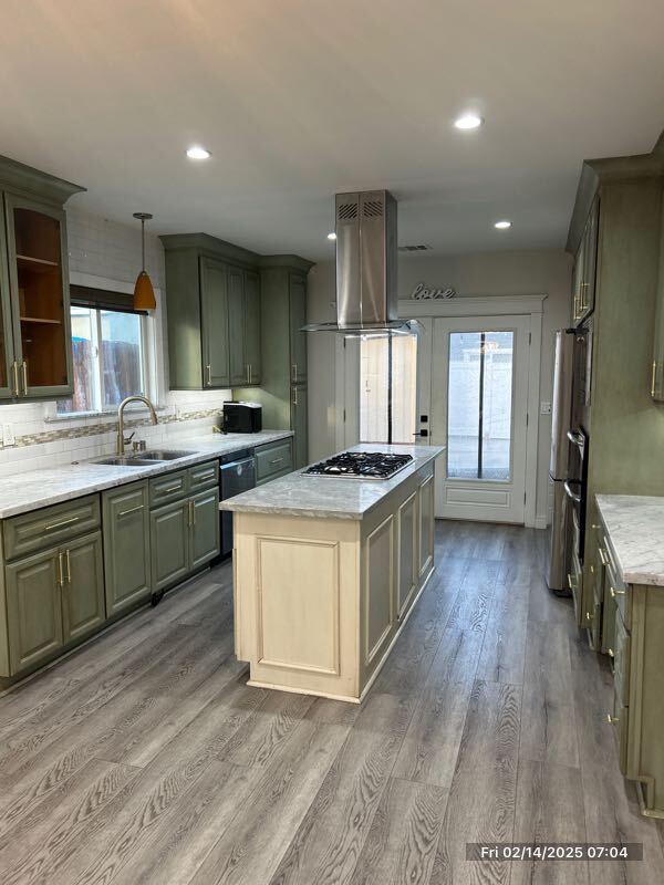 Building Photo - Prime Lomita Location