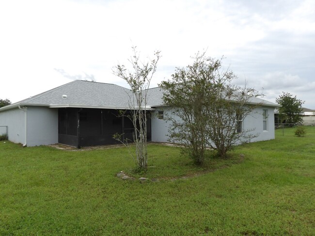 Building Photo - Real Nice 2088 Sq Ft 4 Bedroom 2 bath with...