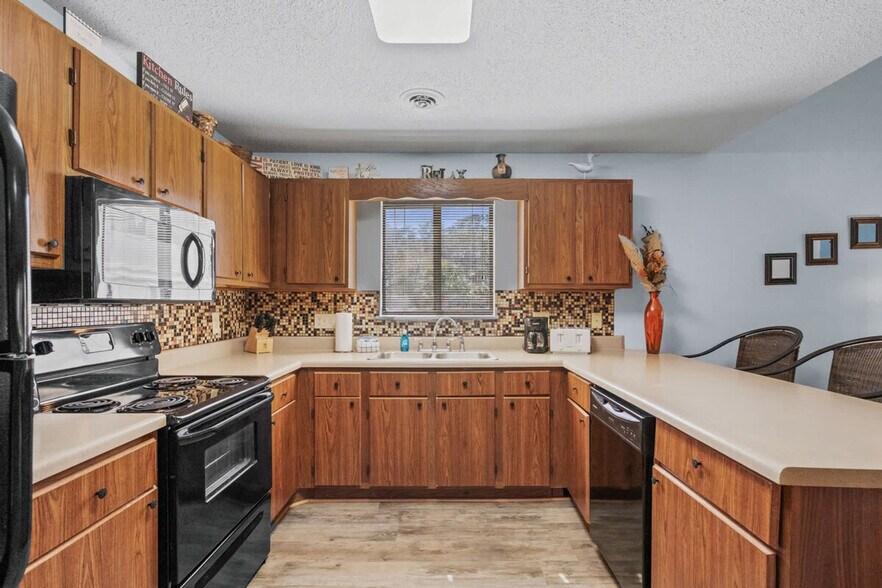 Building Photo - 1908 Hwy 17 S