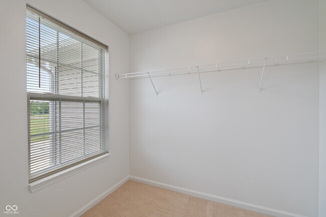 Building Photo - 2310 Liatris Dr