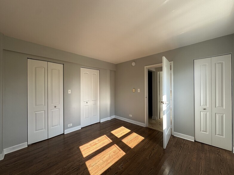 Building Photo - 7628 N Milwaukee Ave