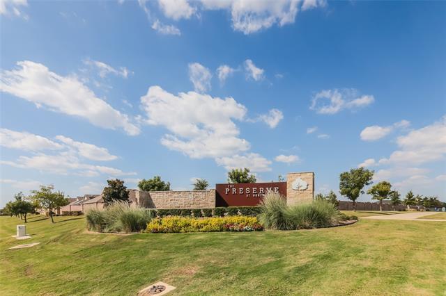 Building Photo - 1601 Parlier St