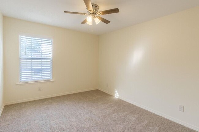 Building Photo - The Hammocks Phase I Pool Home-Lynn Haven