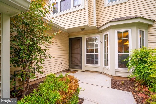 Building Photo - 3 Towpath Ct