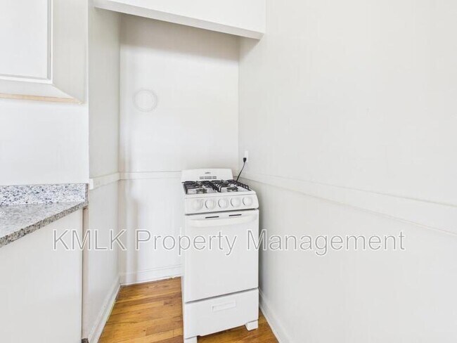 Building Photo - 1346 Kenilworth Ave