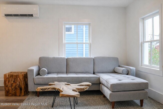 Building Photo - 18 Rock City Rd