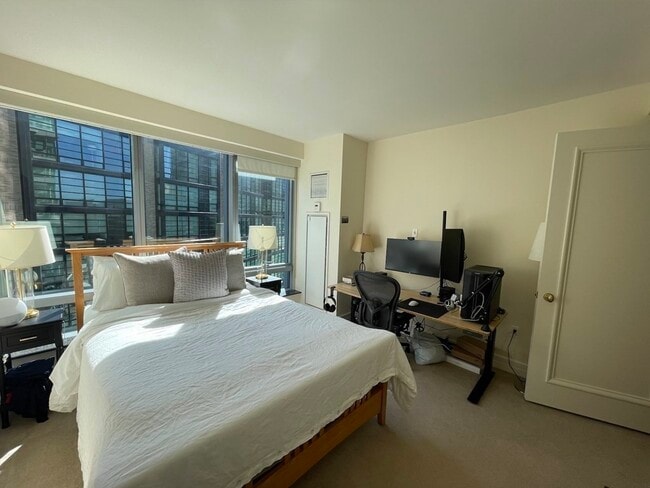 Building Photo - 1 Avery St