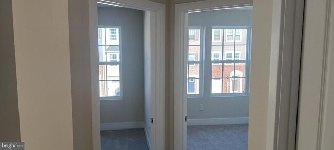 Building Photo - 2272 Marcy Dr