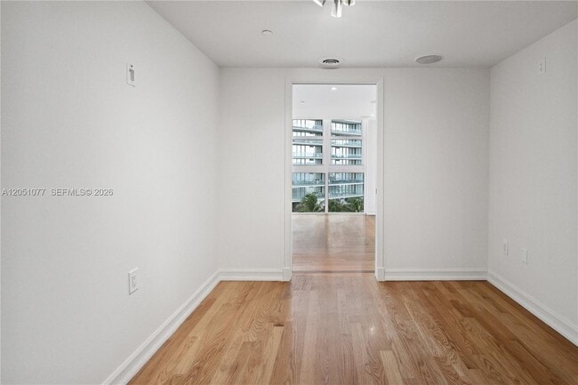 Building Photo - 18911 Collins Ave