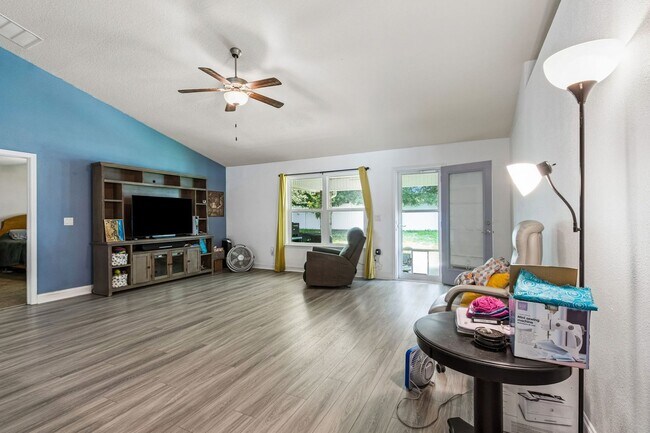 Building Photo - 87096 Farnsworth Ln