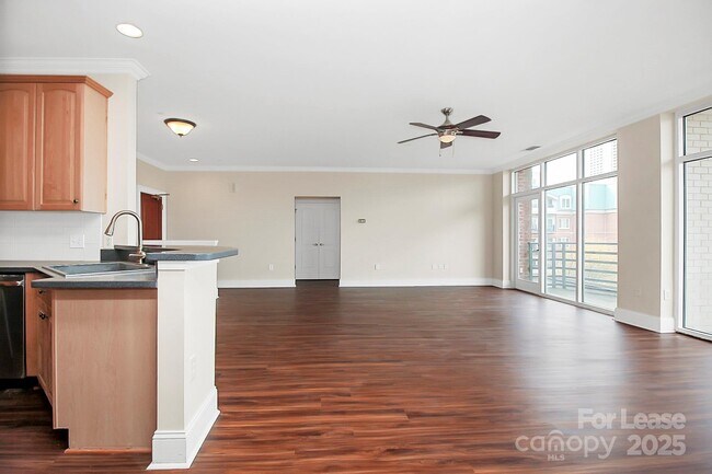 Building Photo - 400 N Church St