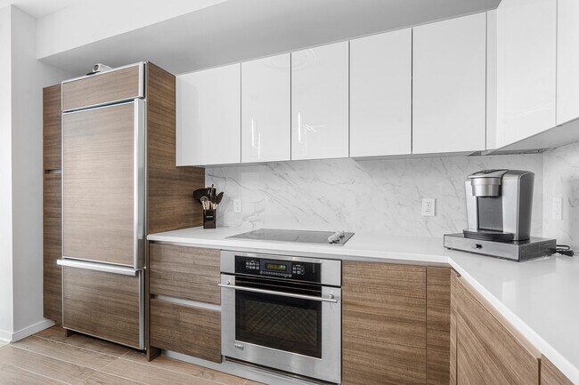 Building Photo - 1100 S Miami Ave