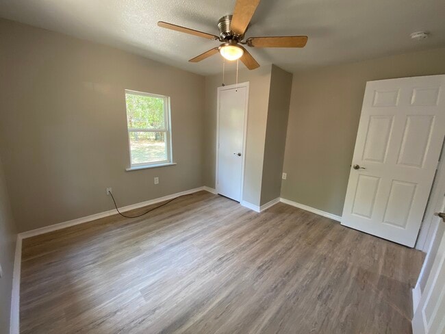 Building Photo - 200 E Freeman St