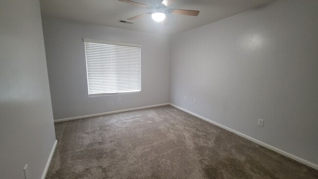 Building Photo - 10919 Golden Valley Dr