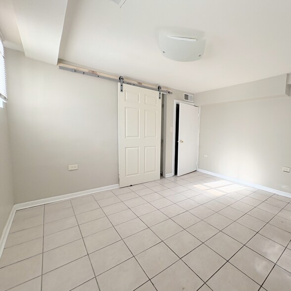 Building Photo - 125 S Leavitt St
