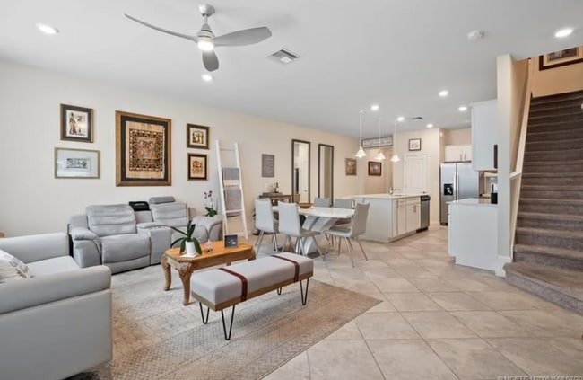 Building Photo - Stuart 3/2.5/1 Ocean Cove Townhome!