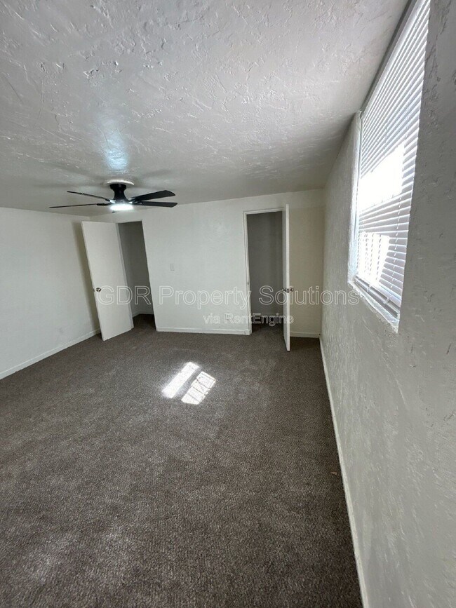 Building Photo - 3209 Burton Ave SE