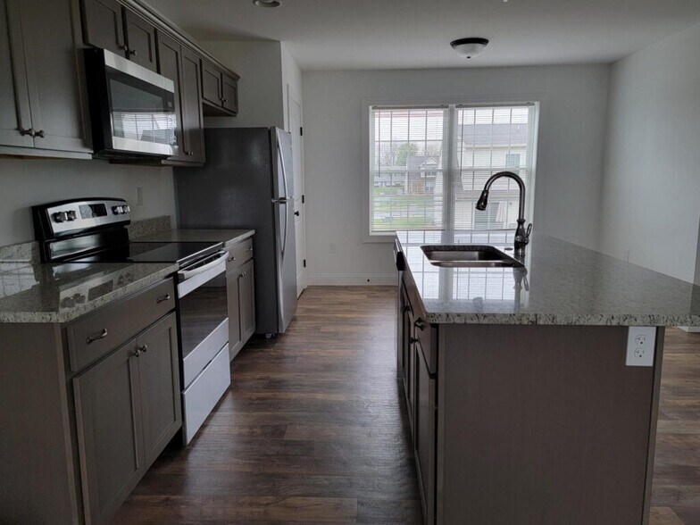 Building Photo - 438 Masonic Dr