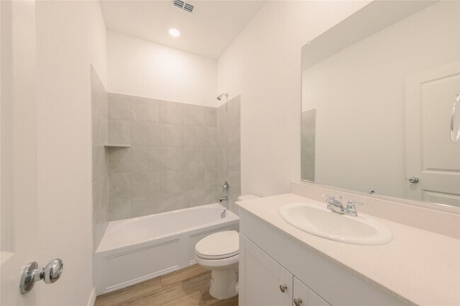 Building Photo - 340 Wentworth Dr