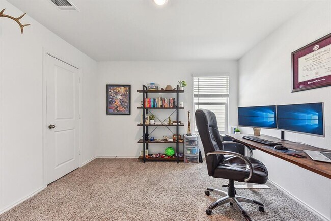 Building Photo - 5908 Eden Dr