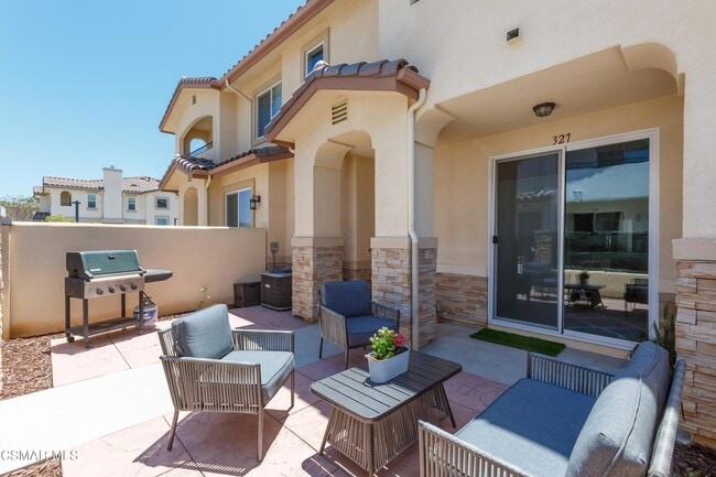 Building Photo - 327 Newbury Vista Ln