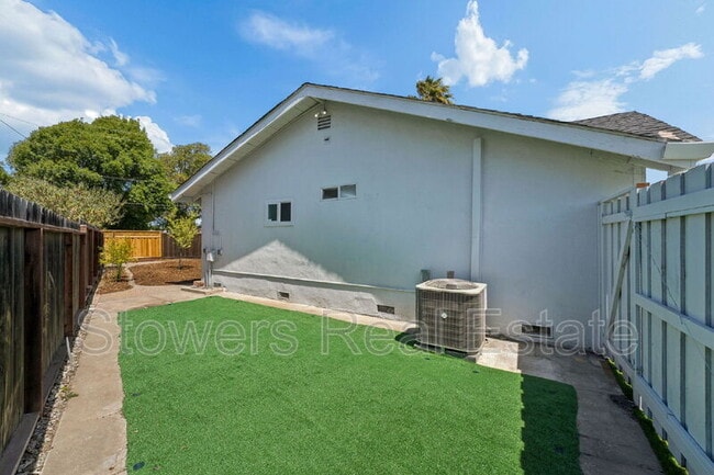Building Photo - 7608 Canterbury Ln