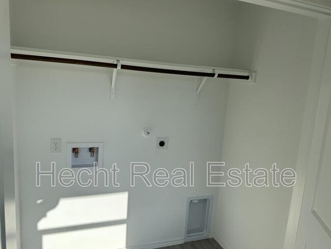 Building Photo - 9037 James Bowie