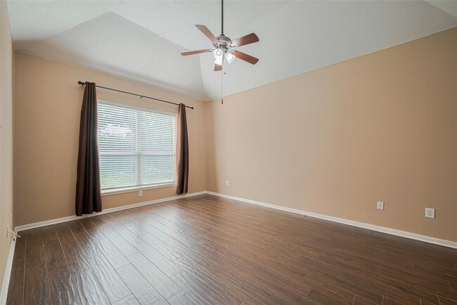 Building Photo - 3911 Fall Branch Dr