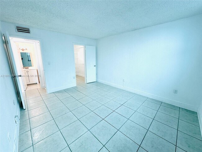 Building Photo - 1805 Sans Souci Blvd