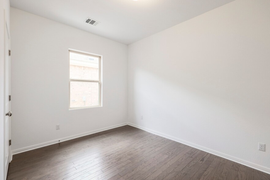 Bedroom 3 - 17325 Alturas Ave