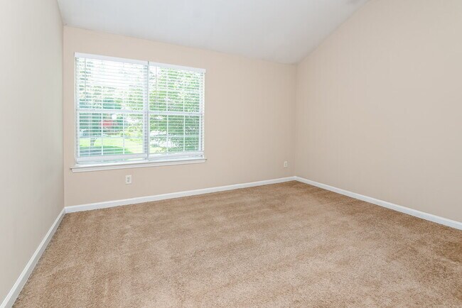 Building Photo - 347 Hidden Creek Ln