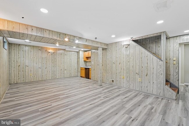 Building Photo - 9409 Mirror Pond Dr