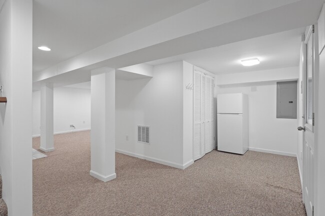 Building Photo - 4115 5th St NW