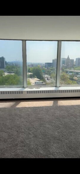 Building Photo - 25 Clifton Ave