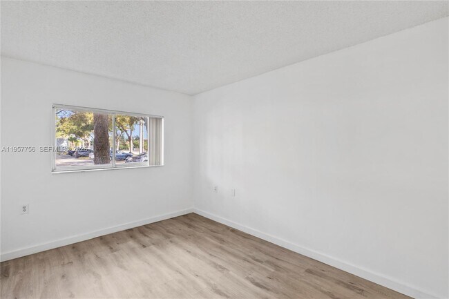 Building Photo - 1133 Benoist Farms Rd