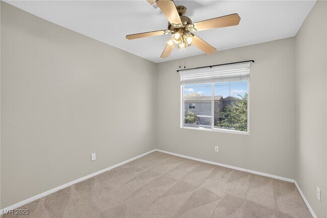 Building Photo - 670 Canfield Point Ave