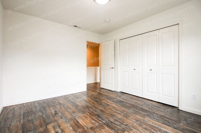 Building Photo - 13640 SE Madena Way