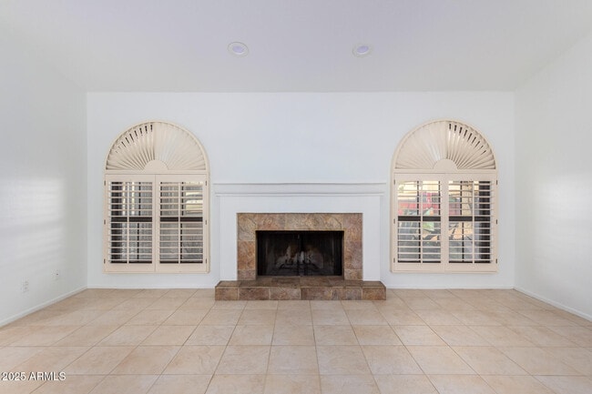 Building Photo - 417 E Marny Rd
