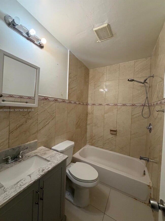 Building Photo - 2835 SW 37th Ct
