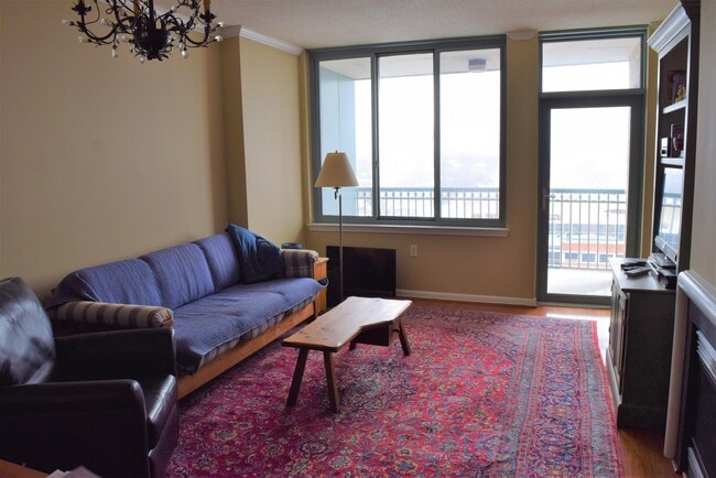 Living room w/new hardwood flooring - 851 N Glebe Rd