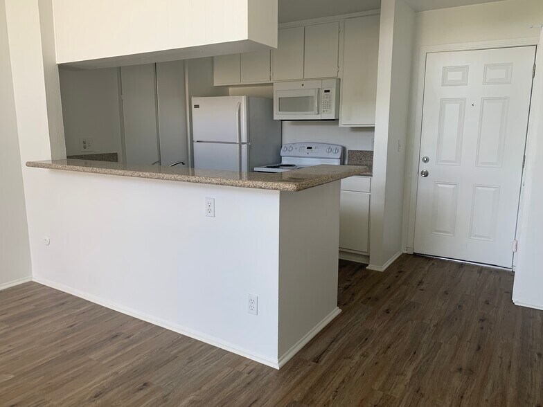 Building Photo - 808 Coriander Dr