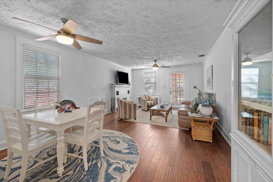 Building Photo - 36 Palm Sq