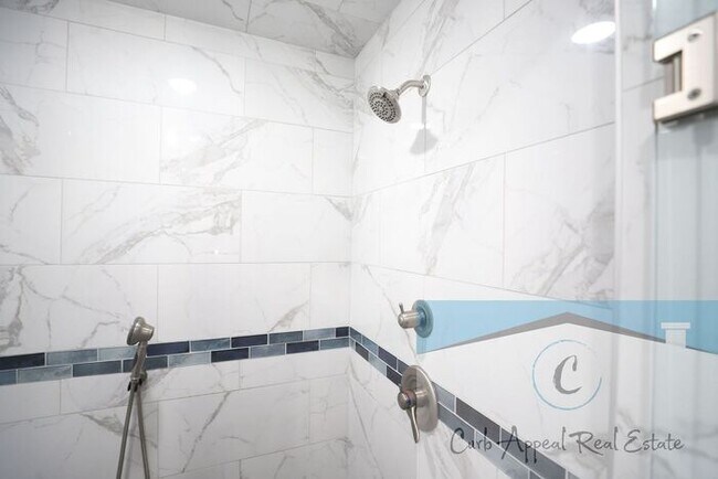 Building Photo - Westside Schools - 3 bed/ 2 bath 2,300 sq.ft.., den/family room, deck in the country on a paved r...