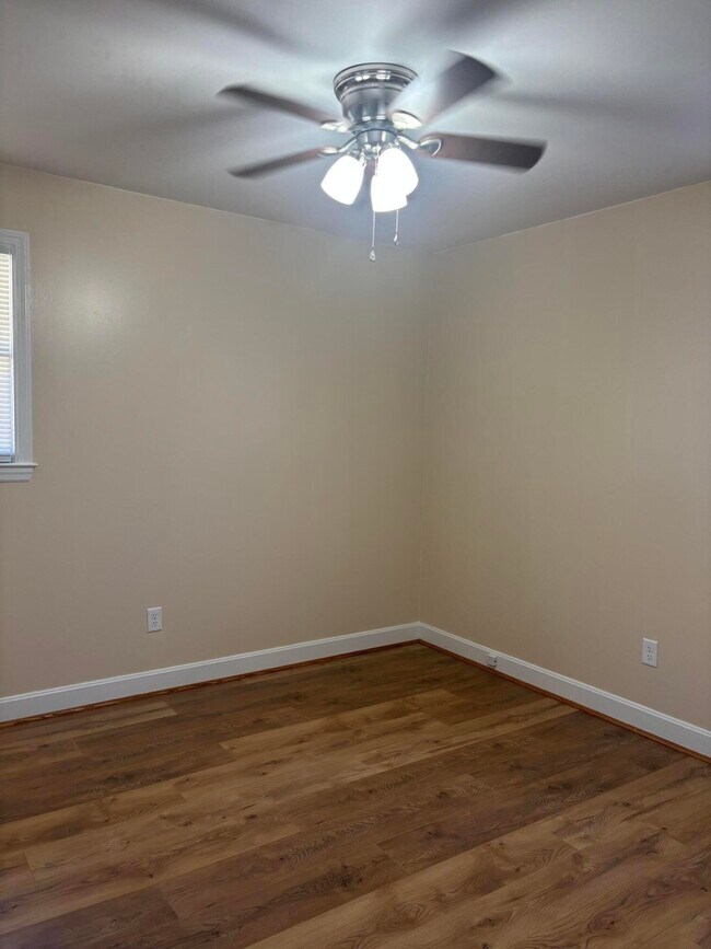 Building Photo - 855 Whatley St