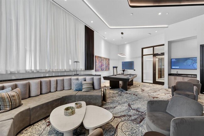 Building Photo - 275 1st Ave S