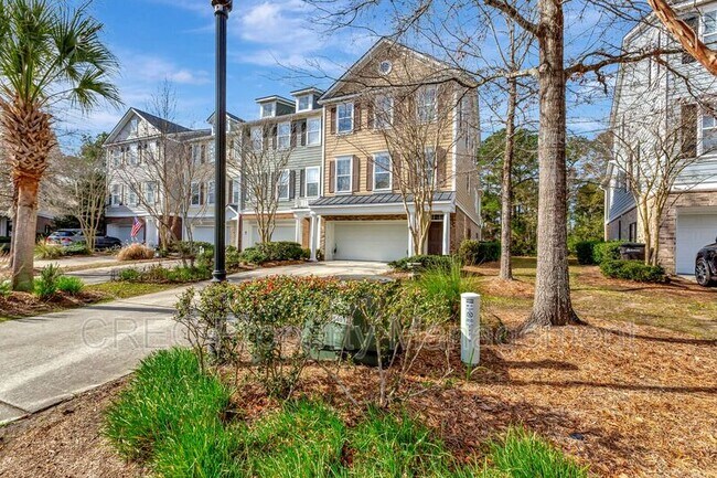 Building Photo - 147 Palm Cove Way