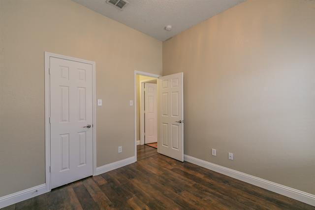 Building Photo - 734 Parkford Ln