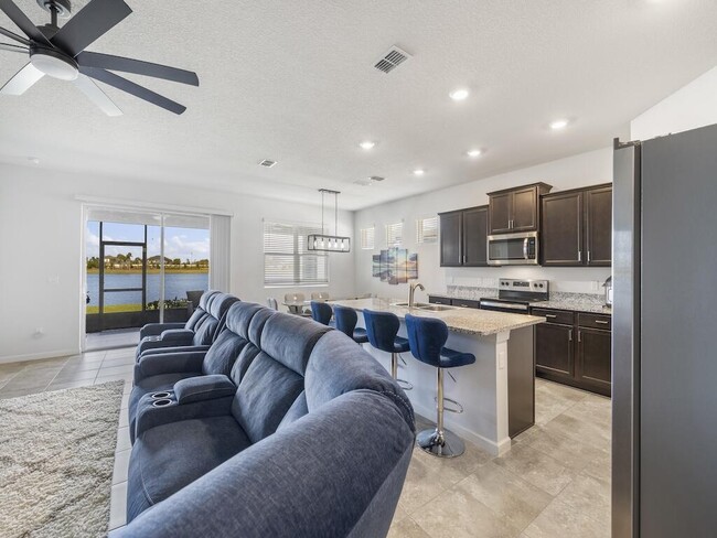 Building Photo - 12341 Arabella Dr