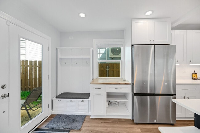 Building Photo - 111 Hanover St