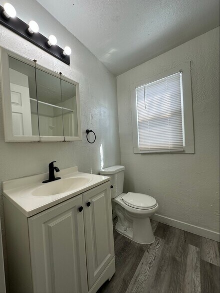 Building Photo - 614 E 600 S